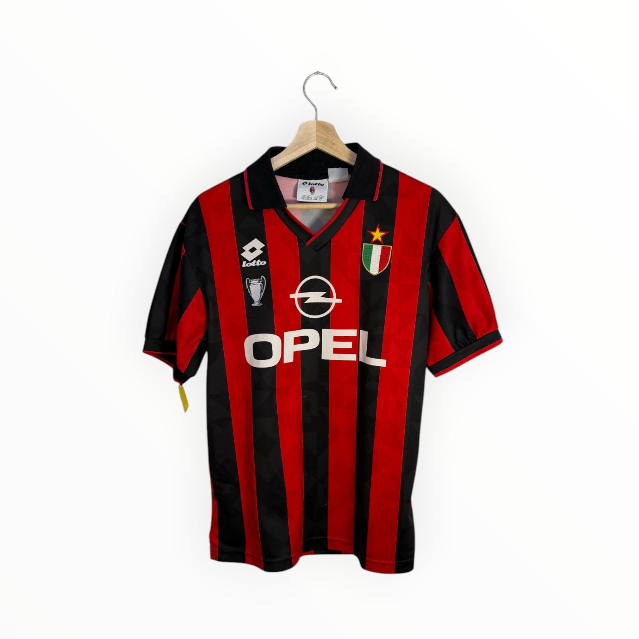 AC Milan 1996-97 Home kit, Size S, Good 6/10 – Off The Bench Helsinki