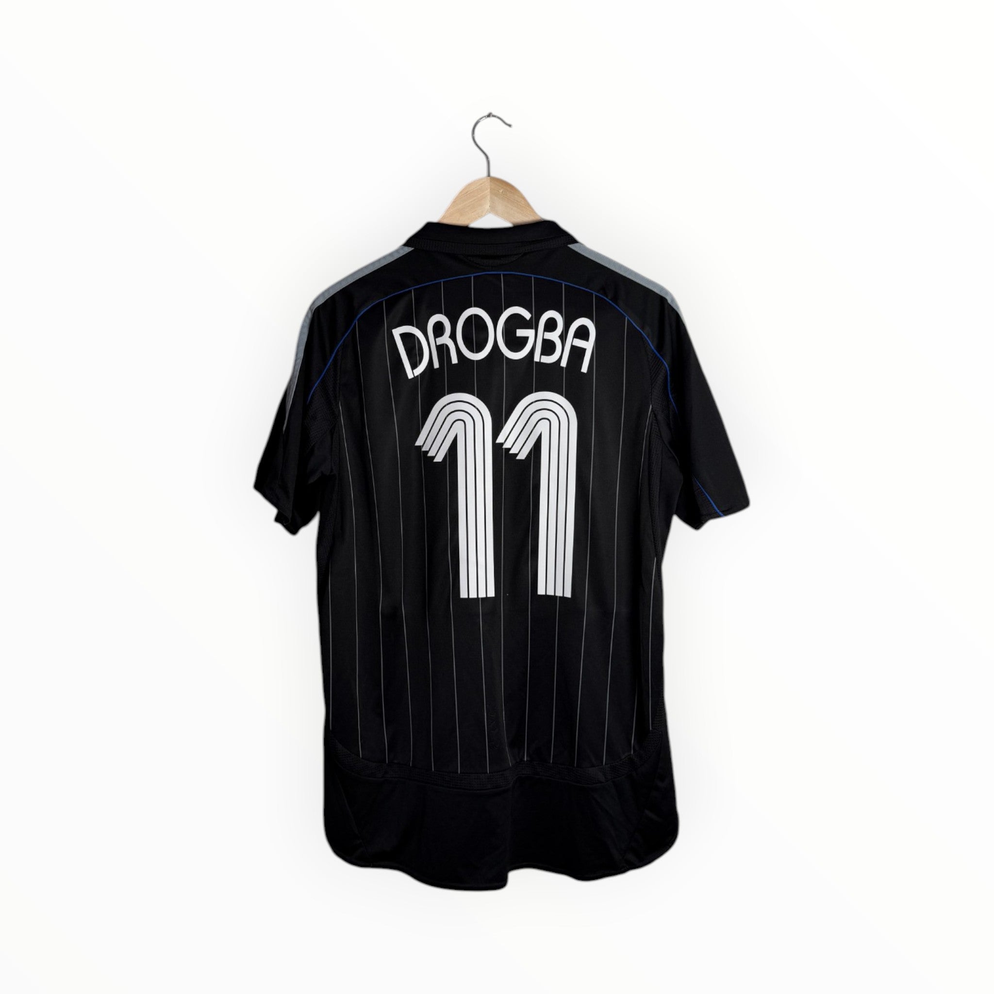 Chelsea football shirt black drogba
