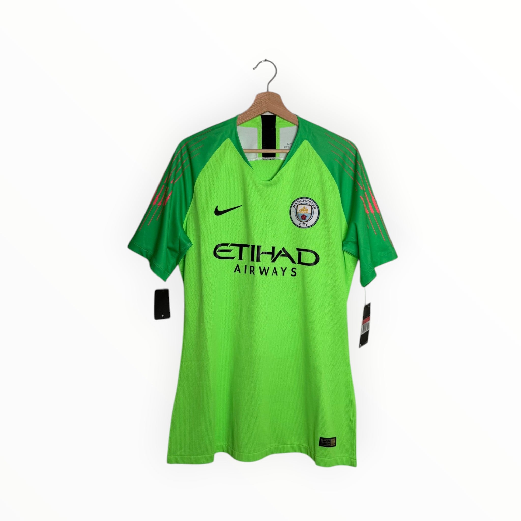 Green football kit nike Manchester city