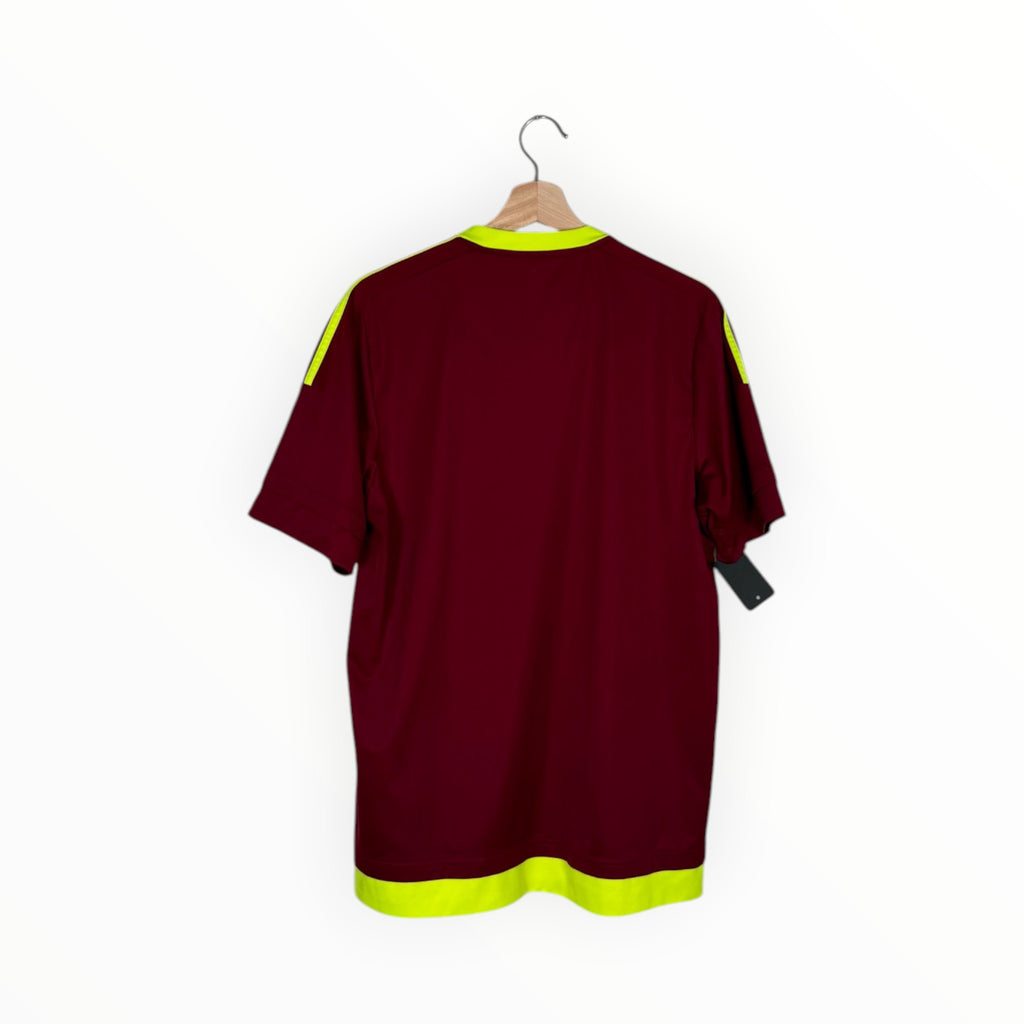 Venezuela 2015-16 Home kit, Size L, Very good 8/10