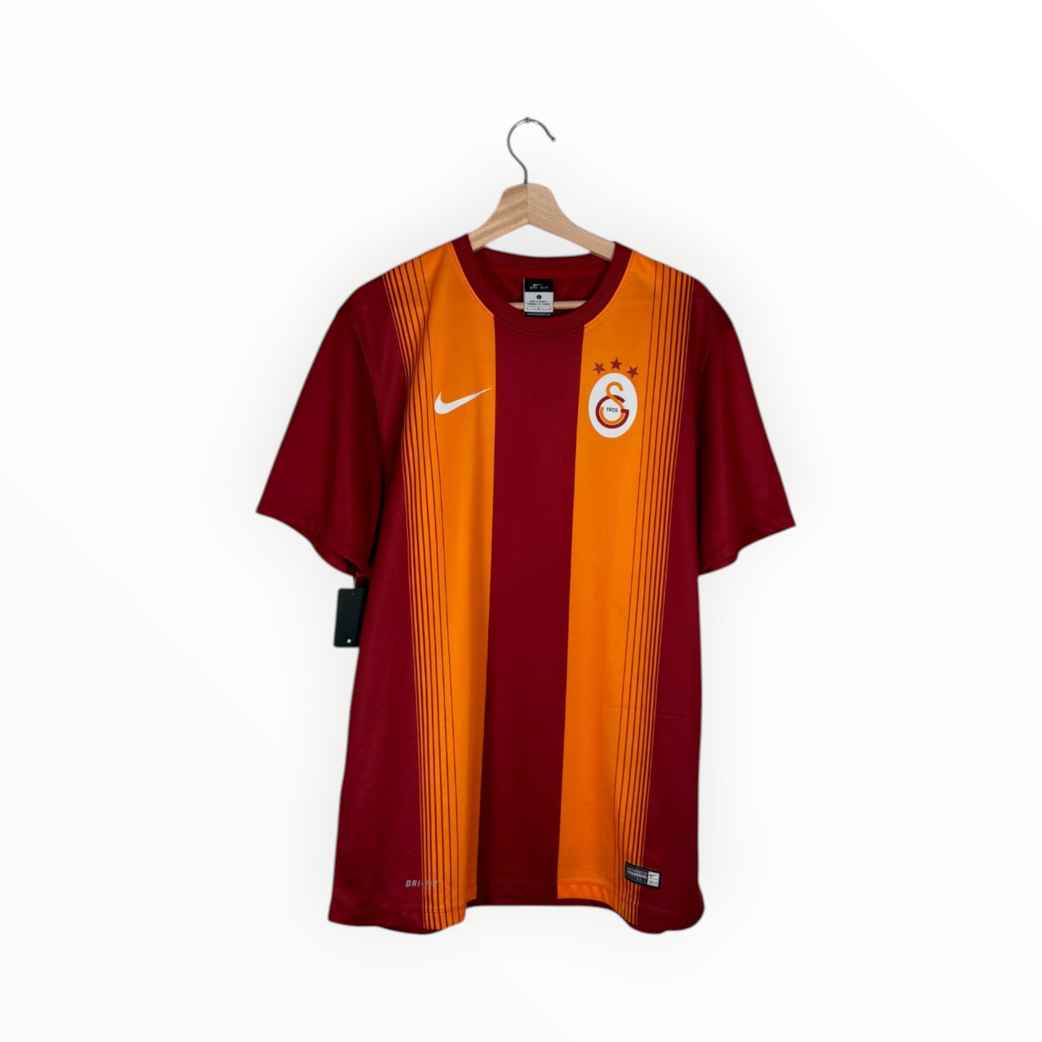 Galatasaray 2014-15 Home Kit Basic version, Size L, Very good 8/10