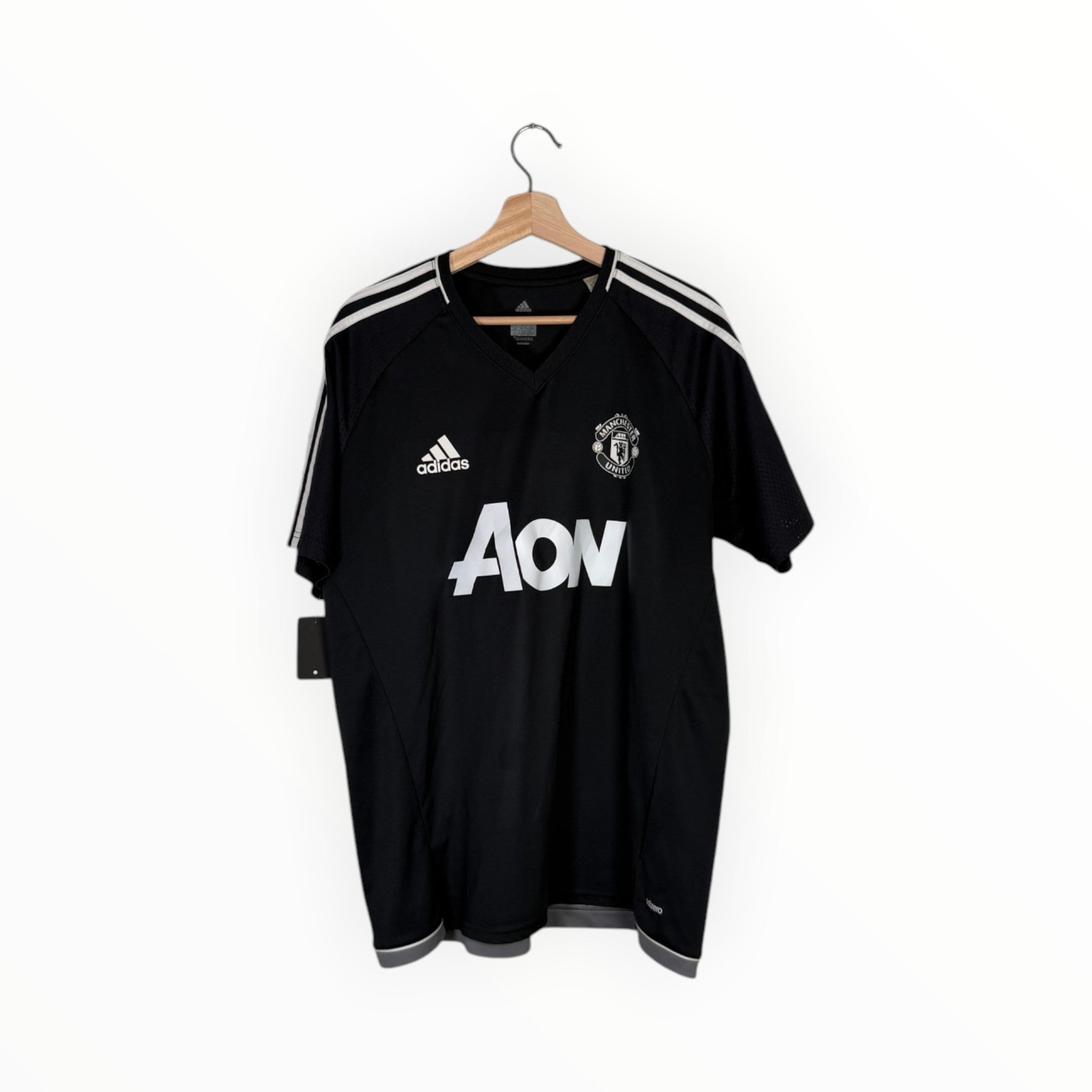Manchester United 2017-18 Training kit, Size XL, Very good 8/10
