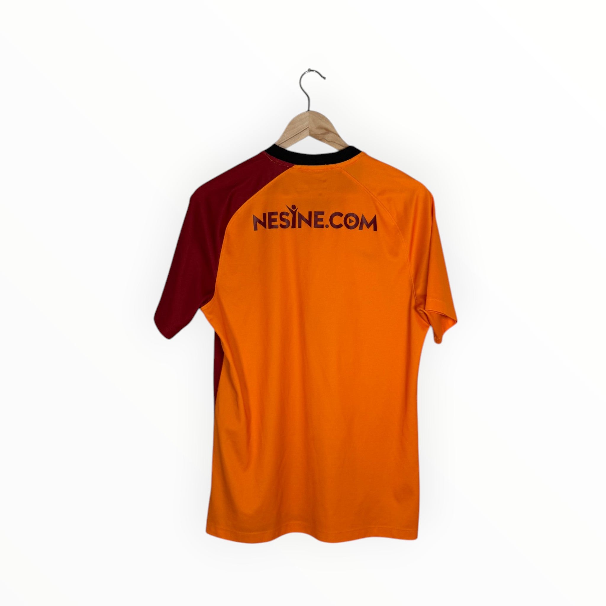 Galatasaray 2022-23 Home kit, Size M, Very good 8/10