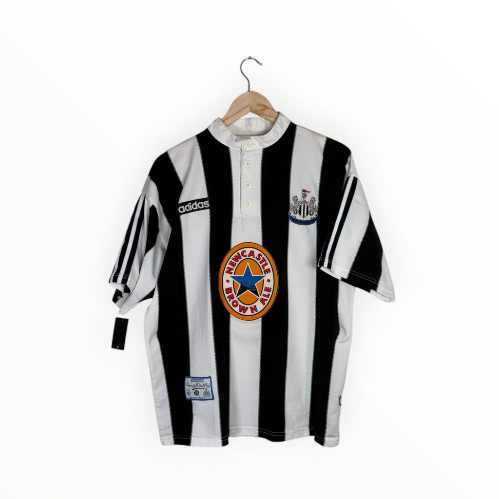 Newcastle 1995-96 Home kit, Size L, Very good 8/10