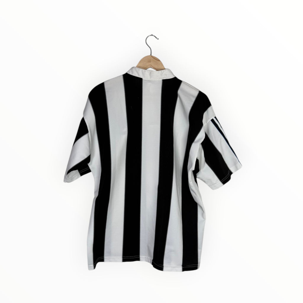 Newcastle 1995-96 Home kit, Size L, Very good 8/10