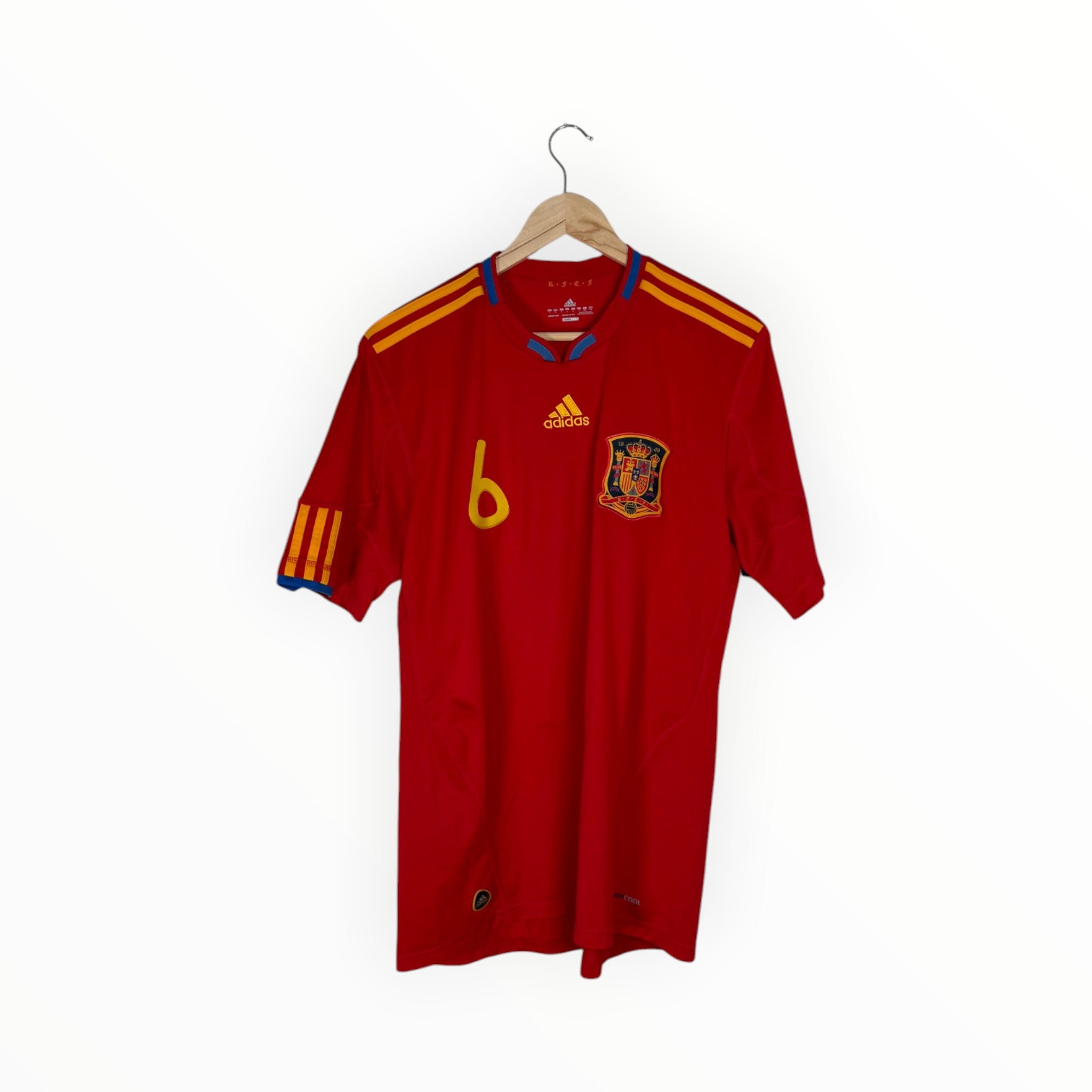 Spain 2010-11 Home kit Iniesta, Size L, Very good 8/10