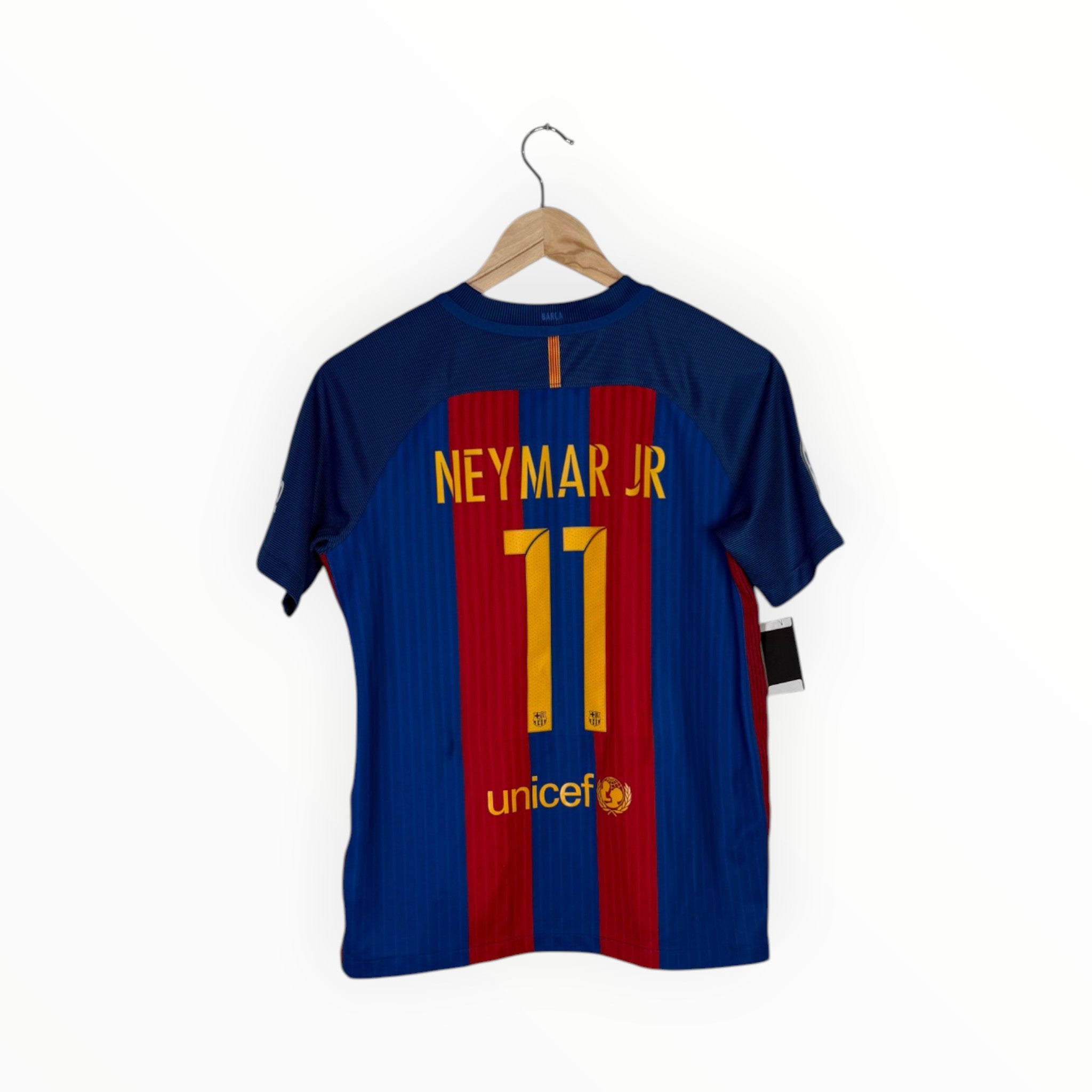 Barcelona 2016-17 Home kit Neymar Jr, Size Youth XL, Very good 8/10