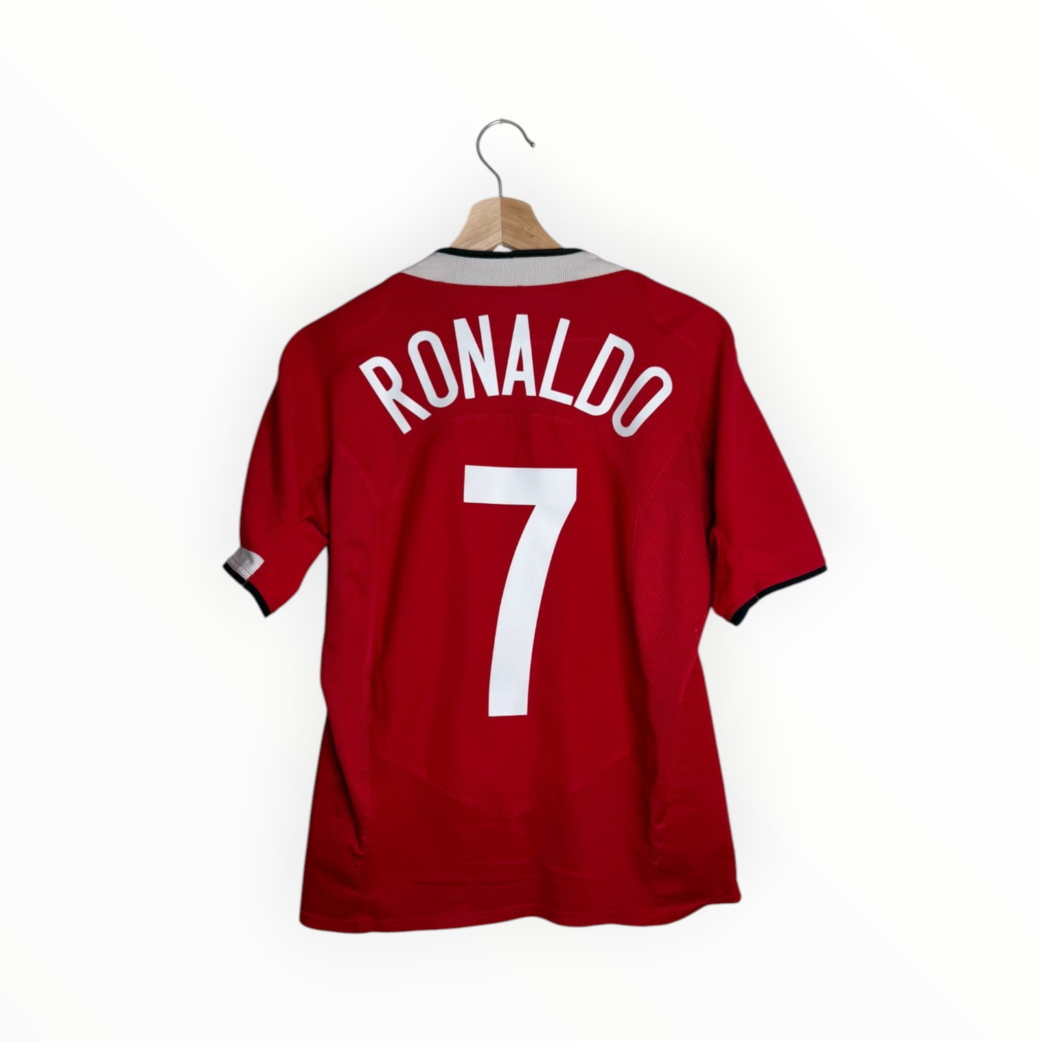 Ronaldo red and white jersey man united