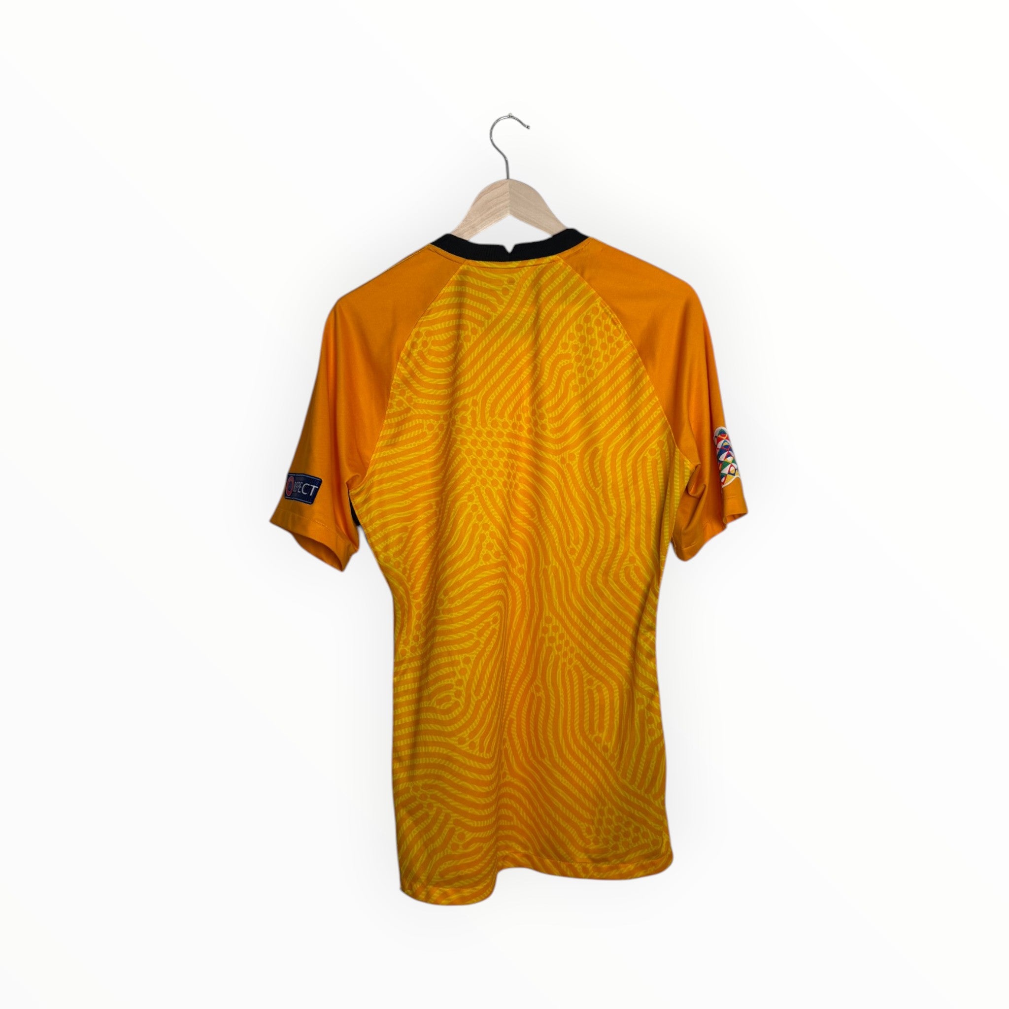 Suomi yellow pelipaita