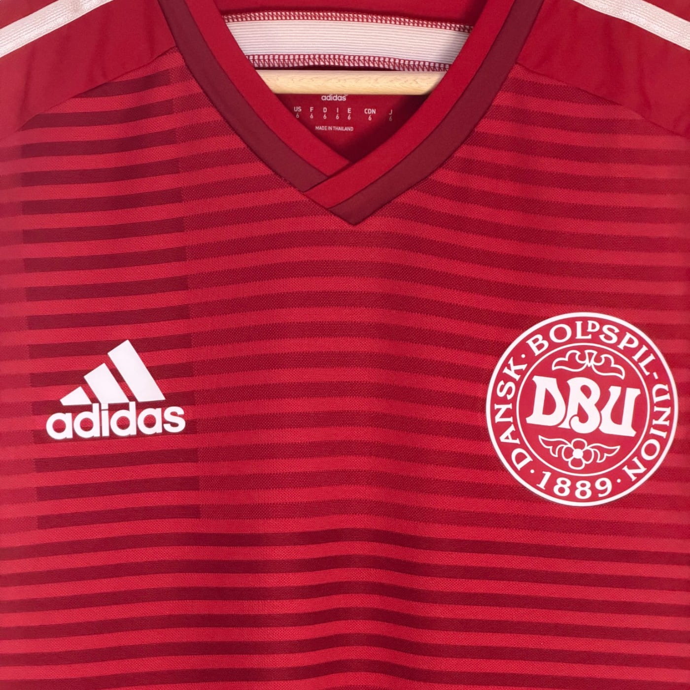adidas dansk red