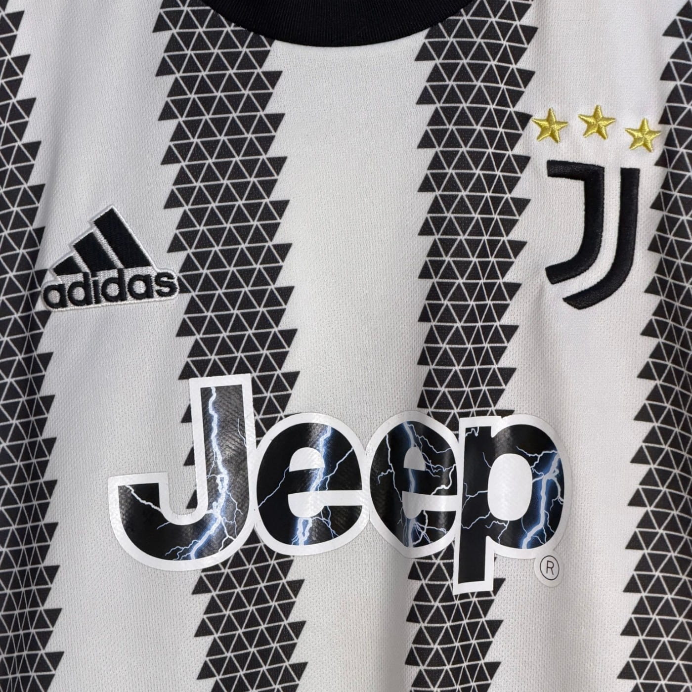 adidas juventus jeep sponsor