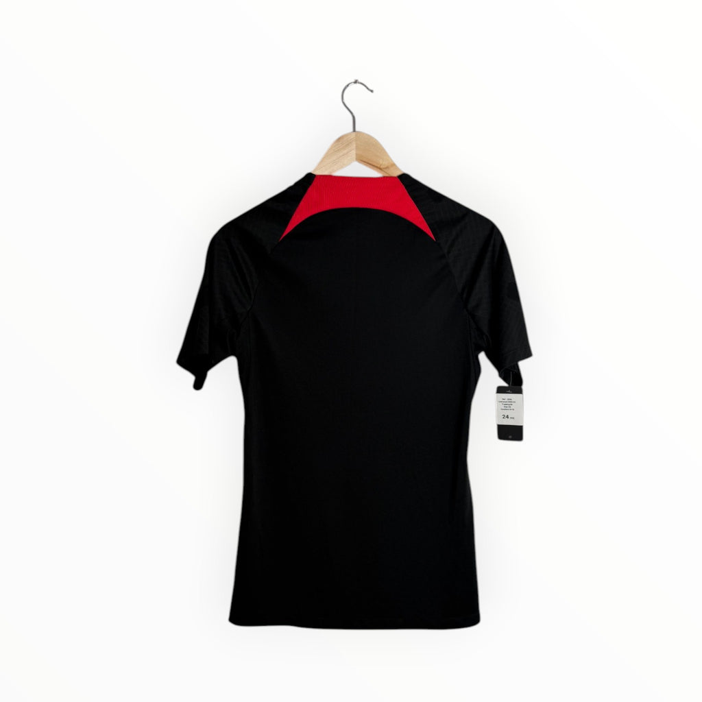 black jersey liverpool 