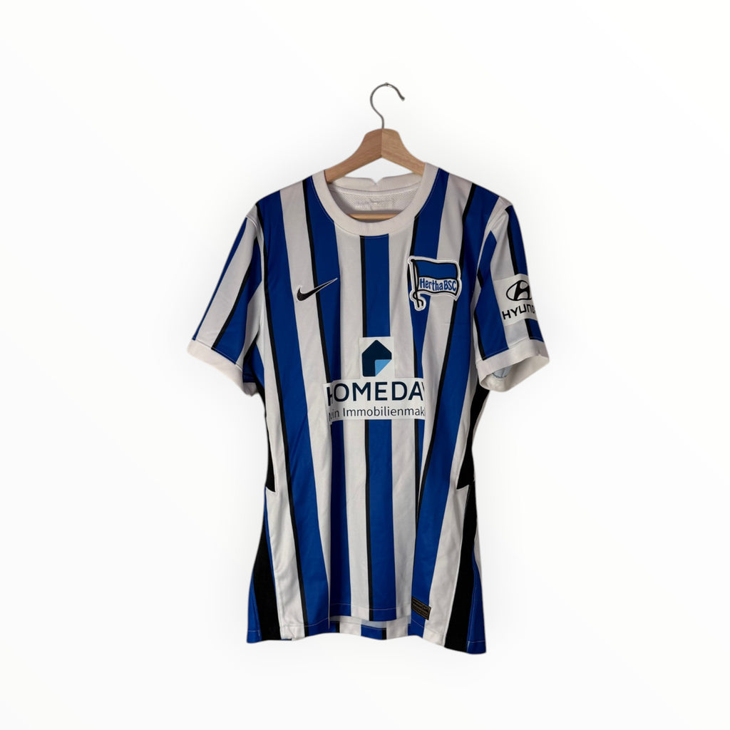 blue and white stripes nike hertha