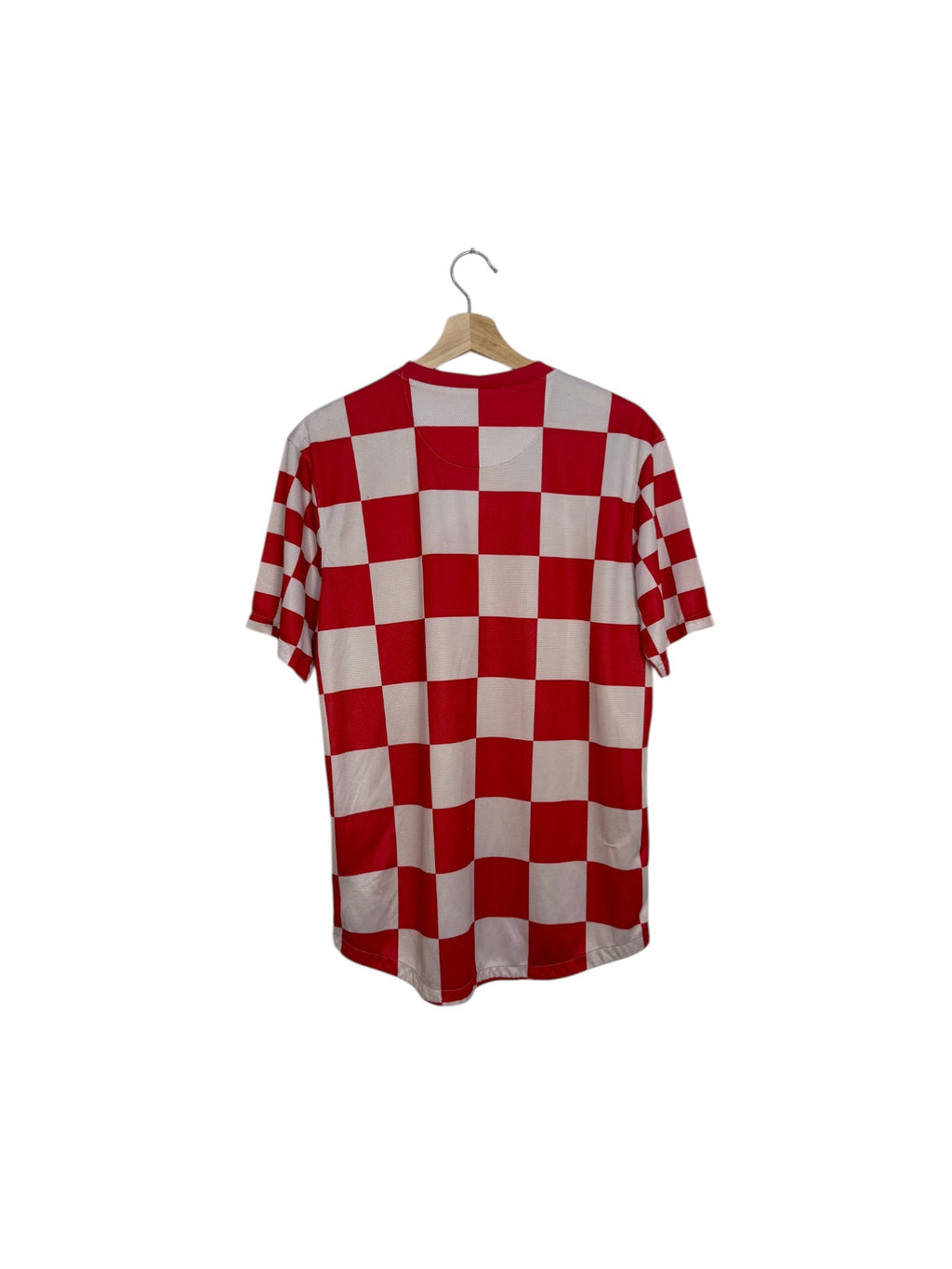 croatia red and white football jersey