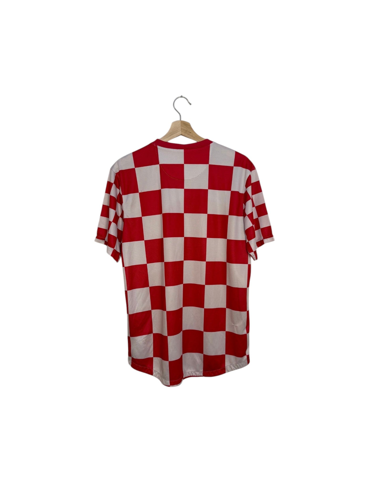 croatia red and white football jersey