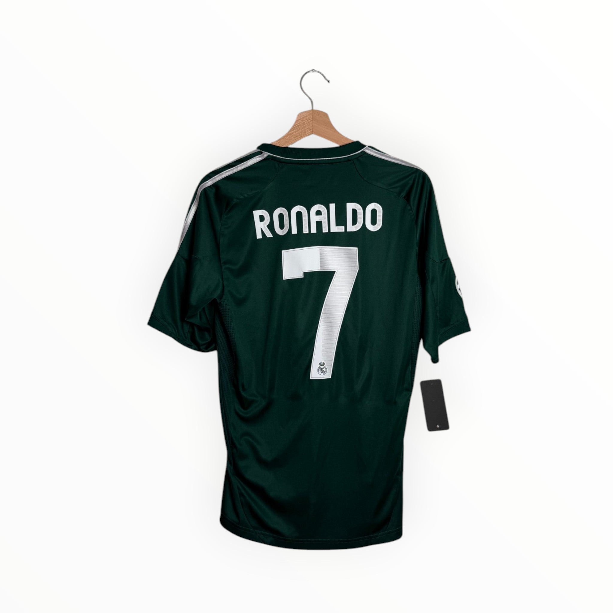 green football shirt ronaldo 7