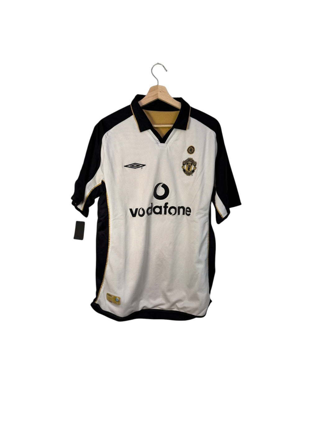 manchester united black and white football shirt