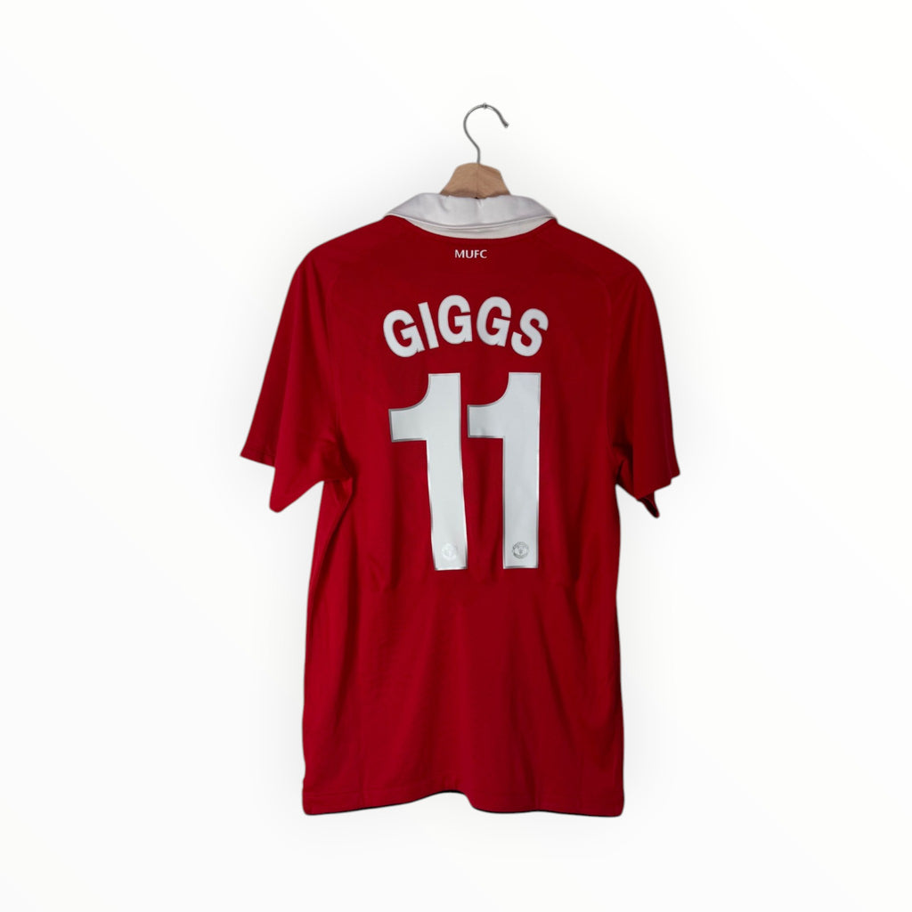 manchester united giggs red football shirt