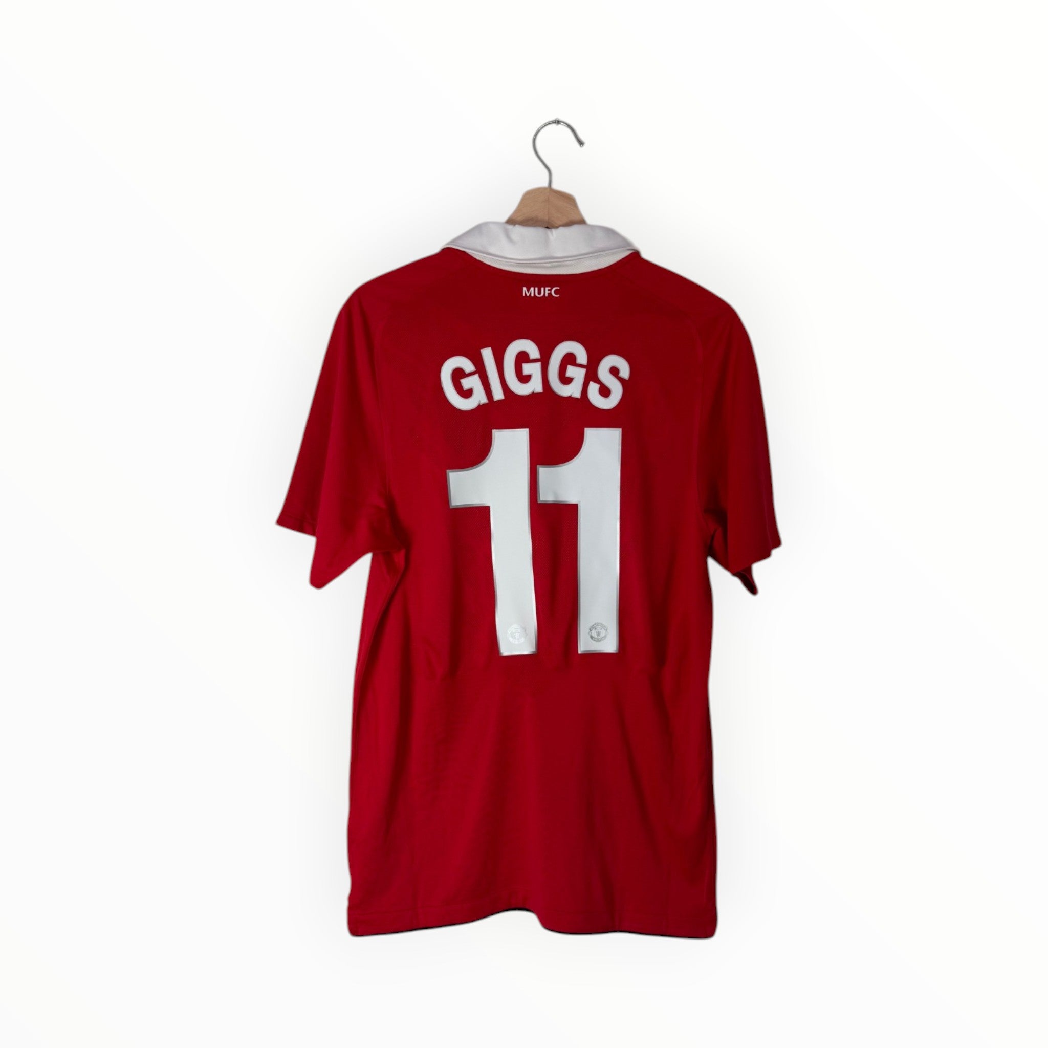 manchester united giggs red football shirt