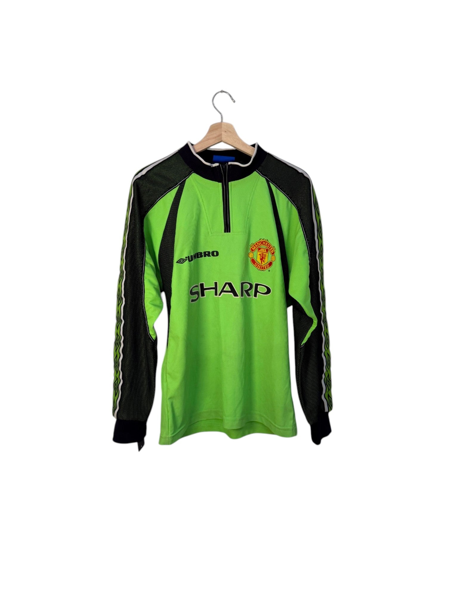 manchester united green and black football shirt sharp umbro