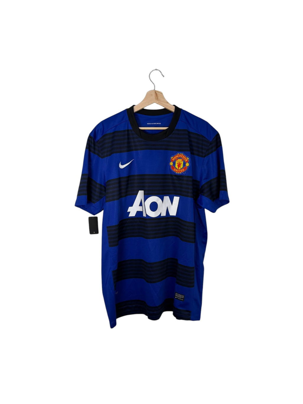 manchester united nike football shirt aon ad