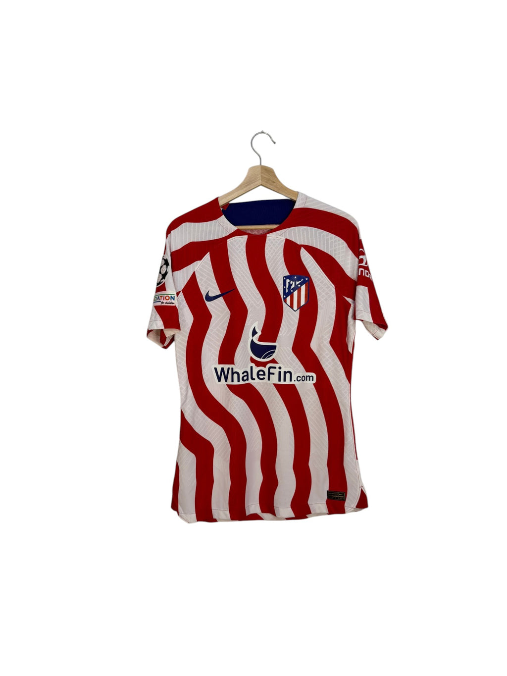 nike atleti whalefin red and white stripes