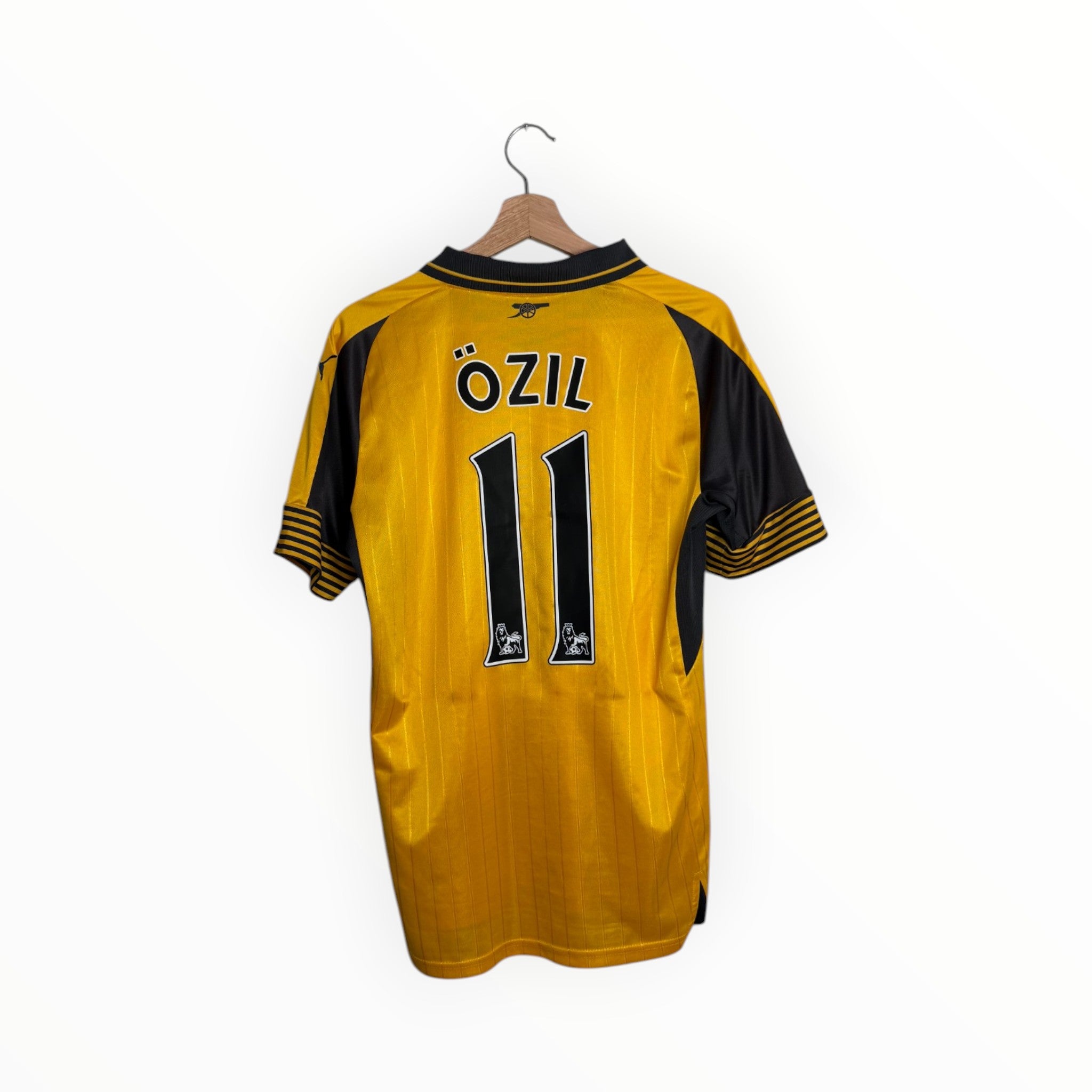 ozil arsenal yellow jersey