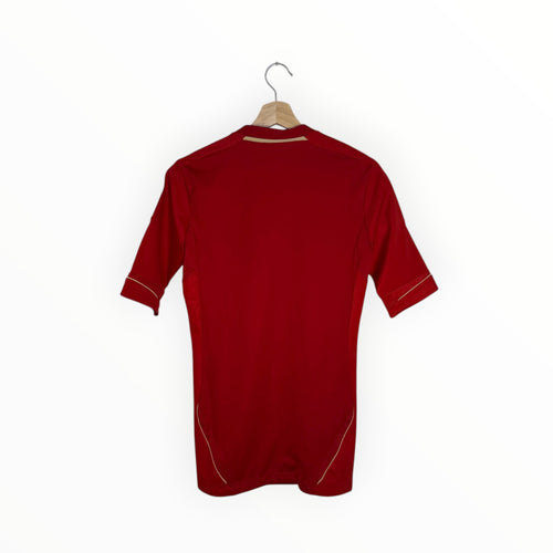 red and gold football jersey bayern