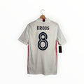  white football shirt Toni Kroos number 8