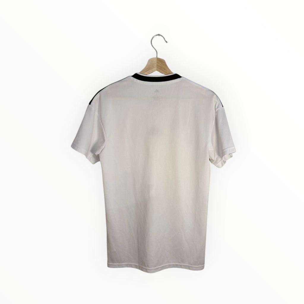 white football shirt besiktas