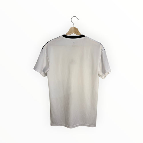 white football shirt besiktas