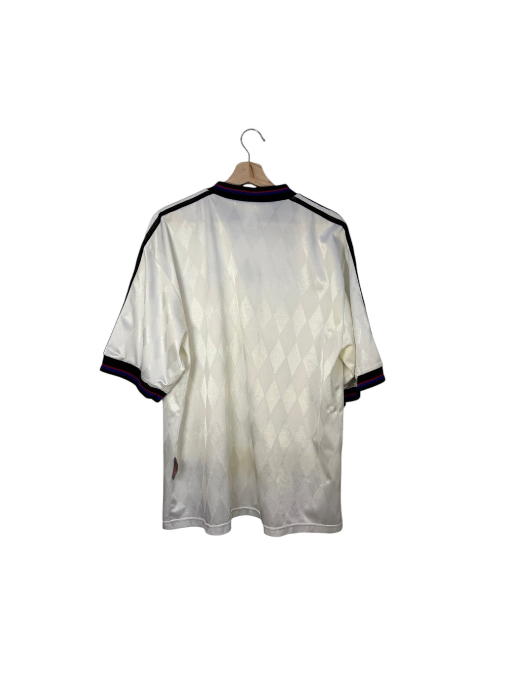 white jersey black collar bayern munchen